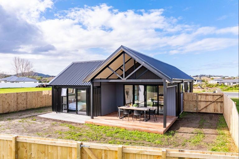 Photo of property in 8 Grey Heron Close, Mangawhai Heads, 0573