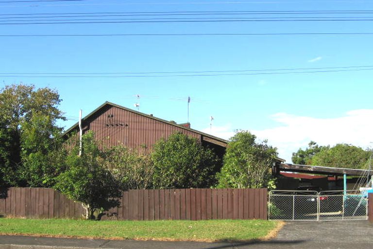 Photo of property in 2/243 Hepburn Road, Glendene, Auckland, 0602