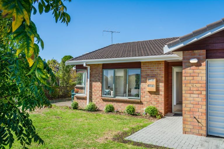 Photo of property in 19 The Grove, Red Beach, 0932