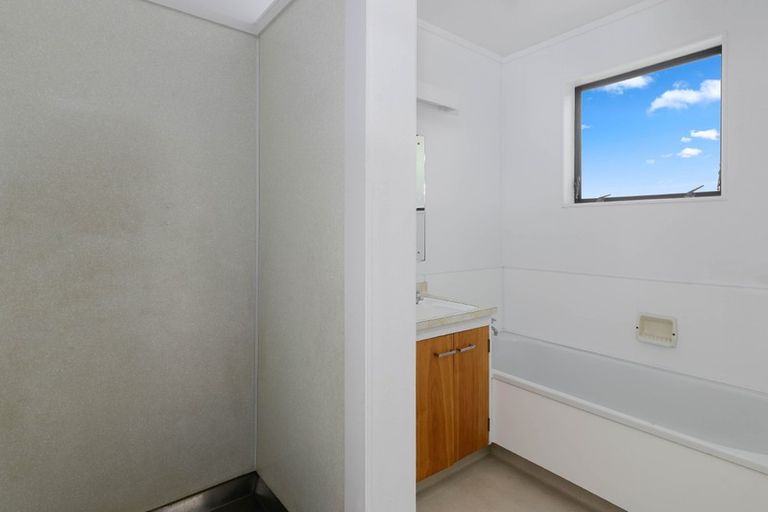 Photo of property in 1a Aries Place, Kawaha Point, Rotorua, 3010