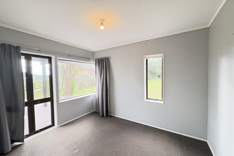 Photo of property in 412 Taupaki Road, Kumeu, 0892
