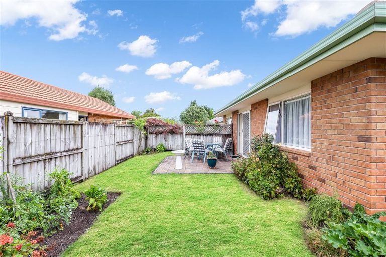 Photo of property in 2 Chatswood Place, Rototuna, Hamilton, 3210