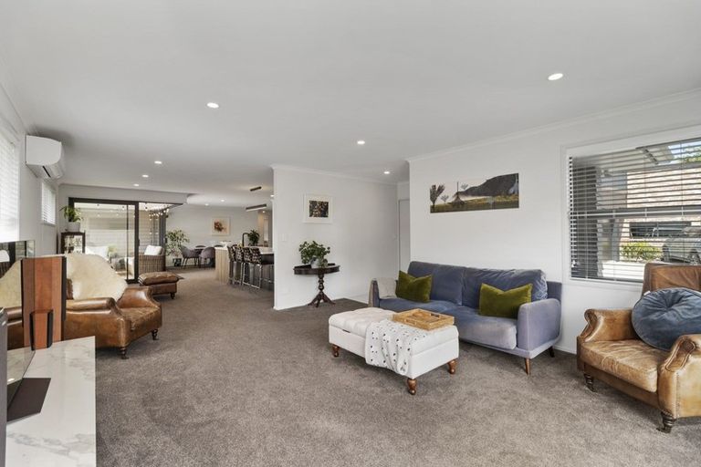 Photo of property in 5 Mackillop Way, Brooklands, New Plymouth, 4310