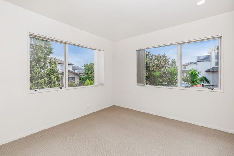 Photo of property in 22 Terrasini Drive, Flat Bush, Auckland, 2019