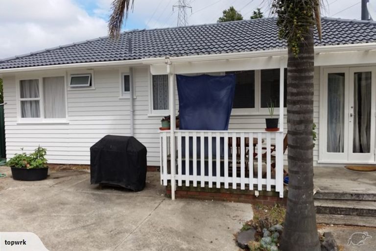 Photo of property in 76 Edgewater Drive, Pakuranga, Auckland, 2010