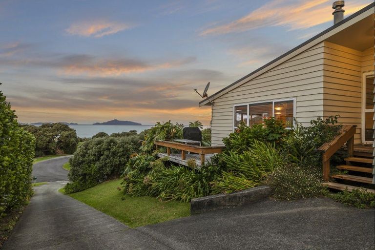 Photo of property in 8a Wairahi Road, Langs Beach, Waipu, 0582