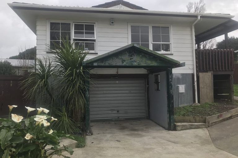 Photo of property in 58 Moncrieff Avenue, Clendon Park, Auckland, 2103
