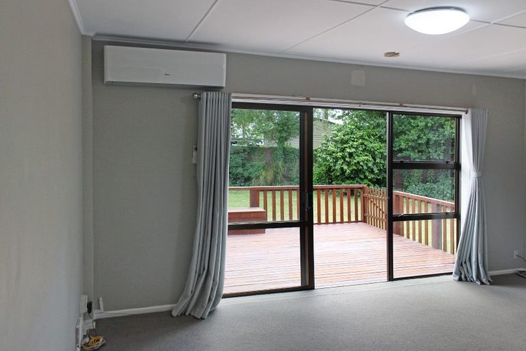 Photo of property in 5 Nyton Place, Bryndwr, Christchurch, 8053