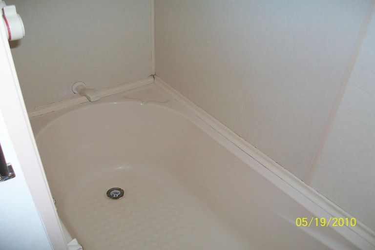 Photo of property in 32 Vera Road, Te Atatu South, Auckland, 0610