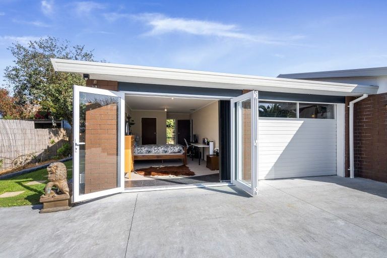 Photo of property in 11 Matai Place, Hawera, 4610