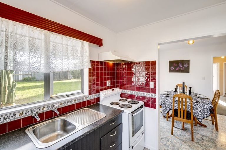 Photo of property in 6 Burton Crescent, Flaxmere, Hastings, 4120