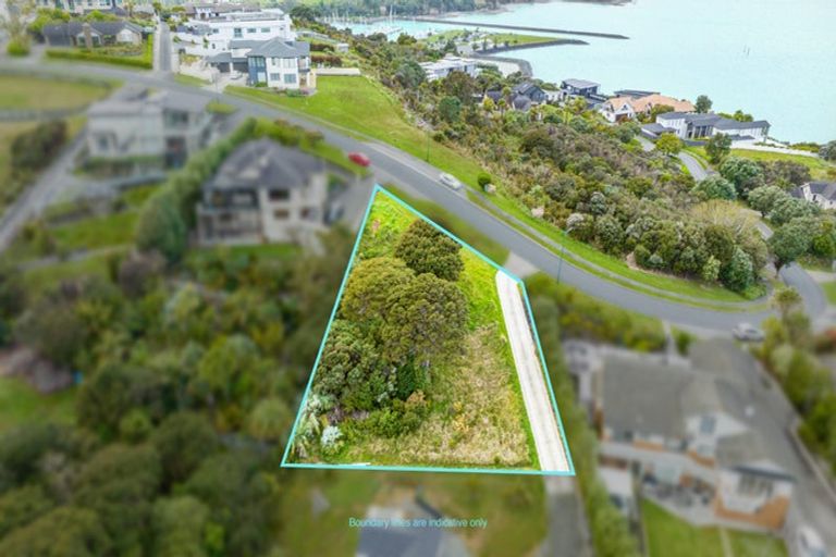 Photo of property in 28 Beauvoir Avenue, Matakatia, Whangaparaoa, 0930
