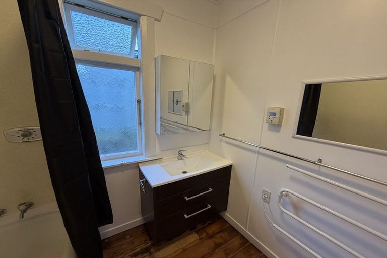Photo of property in 113 Mangorei Road, Merrilands, New Plymouth, 4312