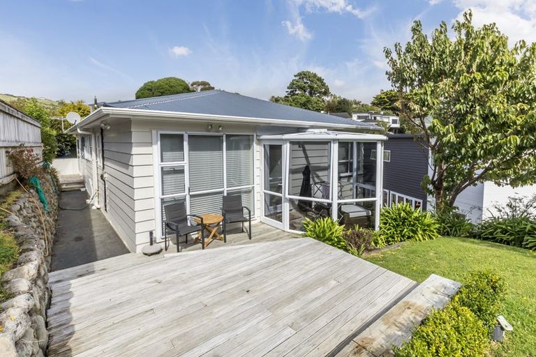 Photo of property in 13 Kowhai Street, Tawa, Wellington, 5028