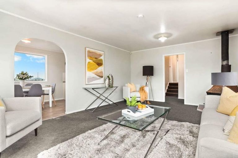 Photo of property in 20 Trias Road, Totara Vale, Auckland, 0629