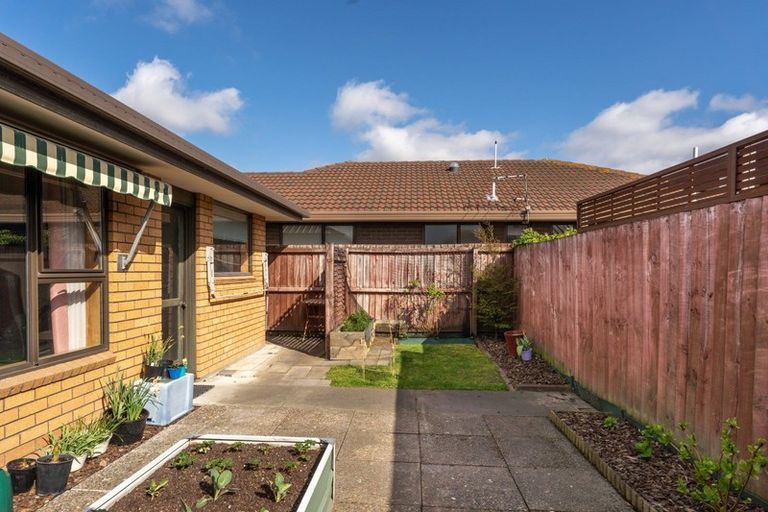 Photo of property in 1/5 Tuscany Place, Beckenham, Christchurch, 8023