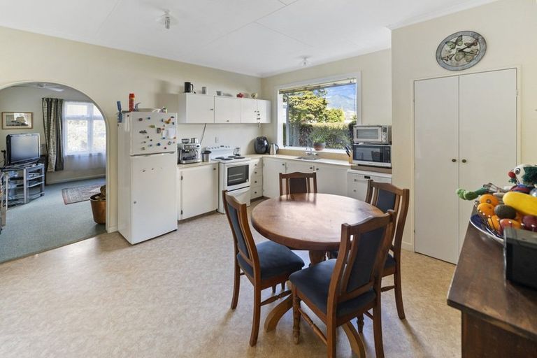 Photo of property in 108 Fairfax Street, Murchison, 7007