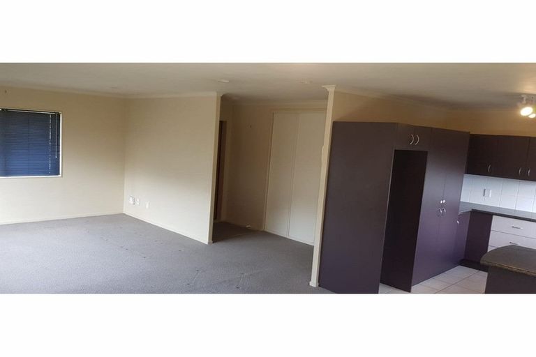 Photo of property in 26 Carisbrook Crescent, Papakura, 2110