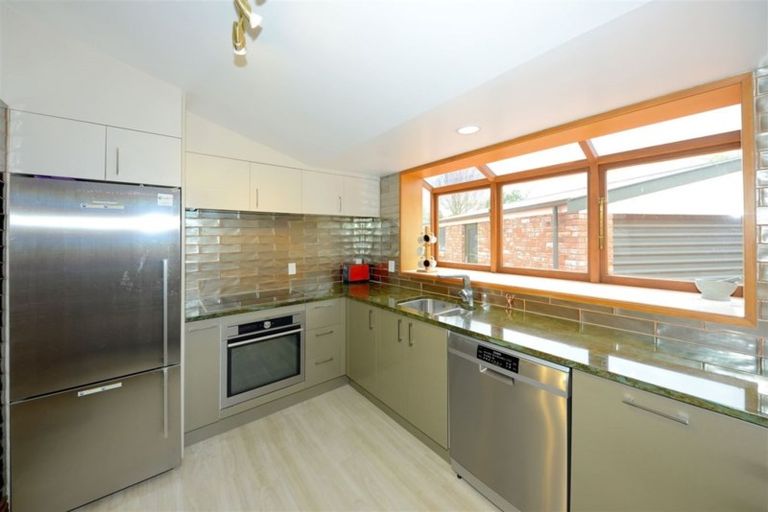 Photo of property in 1/16 Glenburn Place, Avonhead, Christchurch, 8042