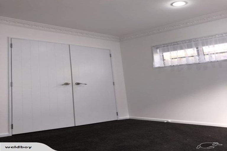 Photo of property in 43 Medallion Drive, Oteha, Auckland, 0632