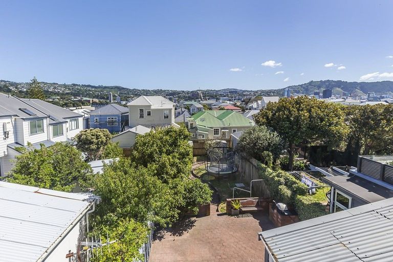 Photo of property in 92 Austin Street, Mount Victoria, Wellington, 6011