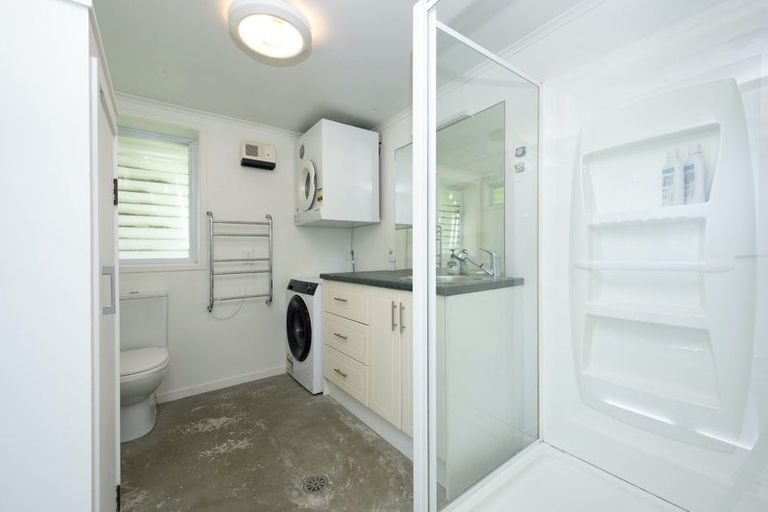 Photo of property in 61 Garden Road, Piha, 0772