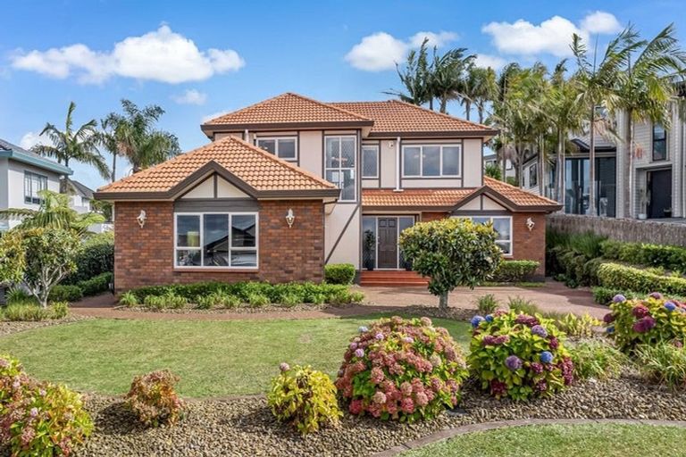 Photo of property in 32 Reflection Drive, West Harbour, Auckland, 0618