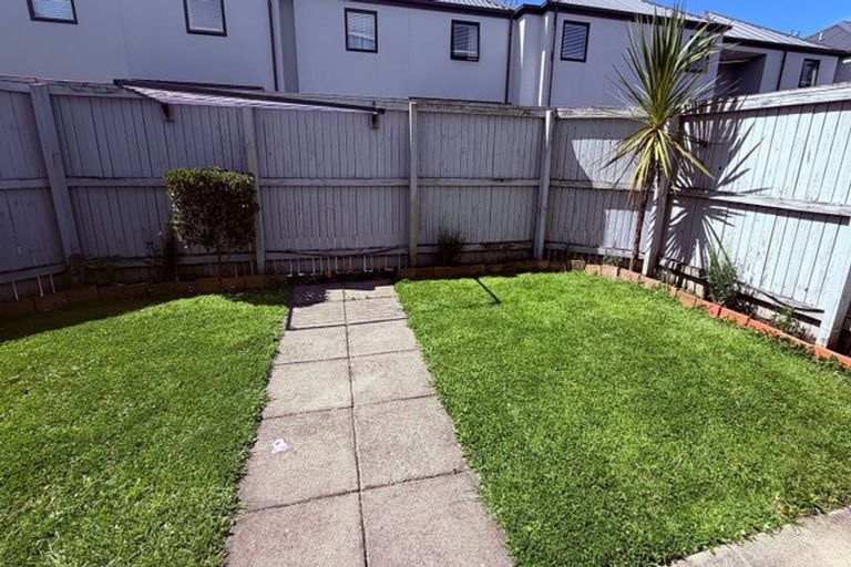 Photo of property in 2/19 Hills Road, Edgeware, Christchurch, 8013