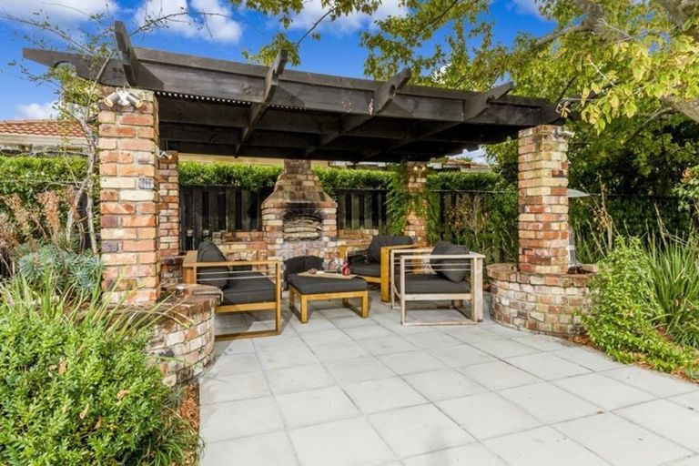 Photo of property in 53 Aramoana Avenue, Devonport, Auckland, 0624