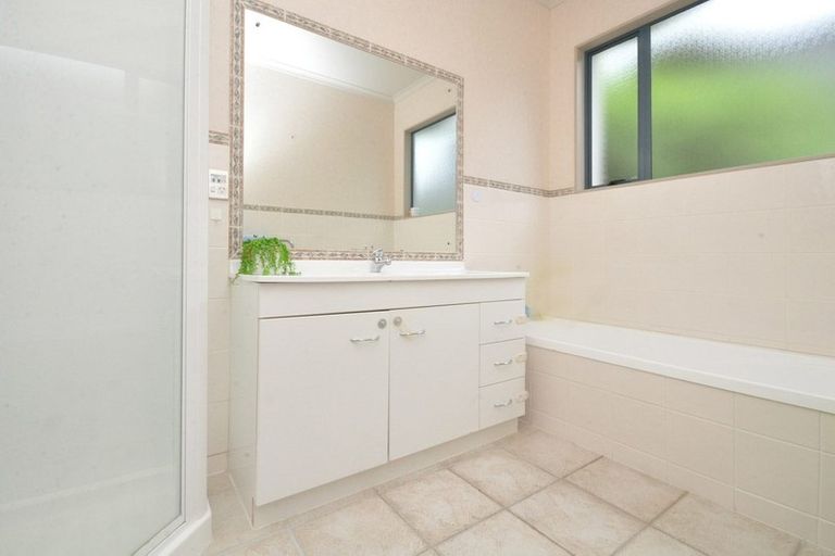 Photo of property in 7 Somerton Rise, Henderson, Auckland, 0612