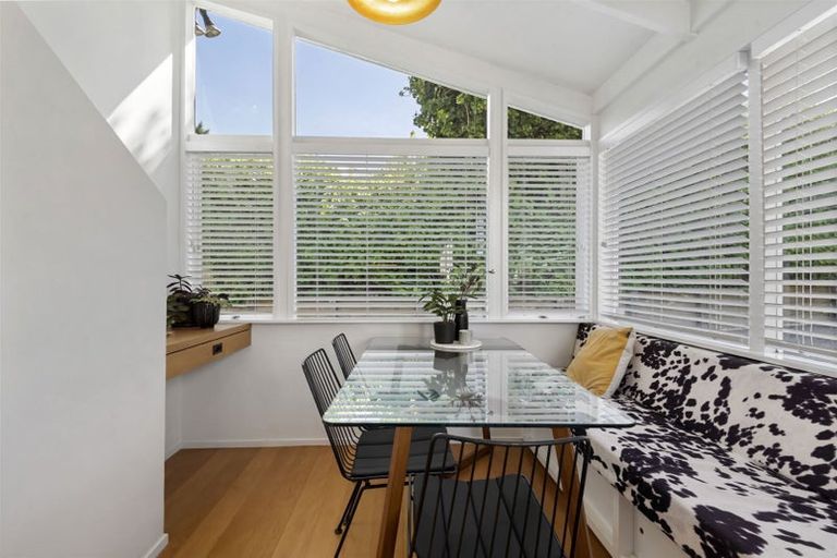 Photo of property in 194b Queen Street, Northcote Point, Auckland, 0627