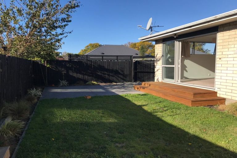 Photo of property in 2/174a Wilsons Road South, Saint Martins, Christchurch, 8022