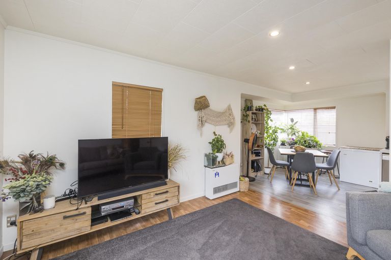 Photo of property in 53a Benmore Avenue, Cloverlea, Palmerston North, 4412