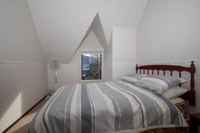 Photo of property in 231 Beacon Point Road, Wanaka, 9305