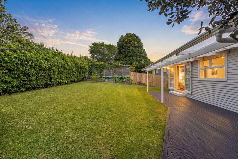 Photo of property in 2/13 Tilden Avenue, Hillcrest, Auckland, 0627