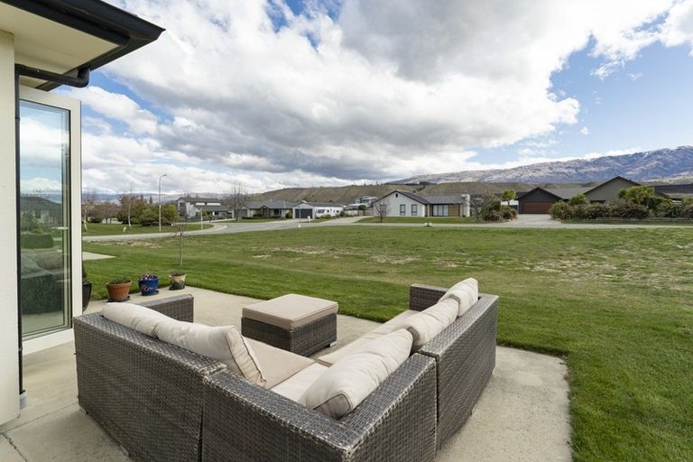 Photo of property in 3 De Bettencor Place, Mount Pisa, Cromwell, 9383