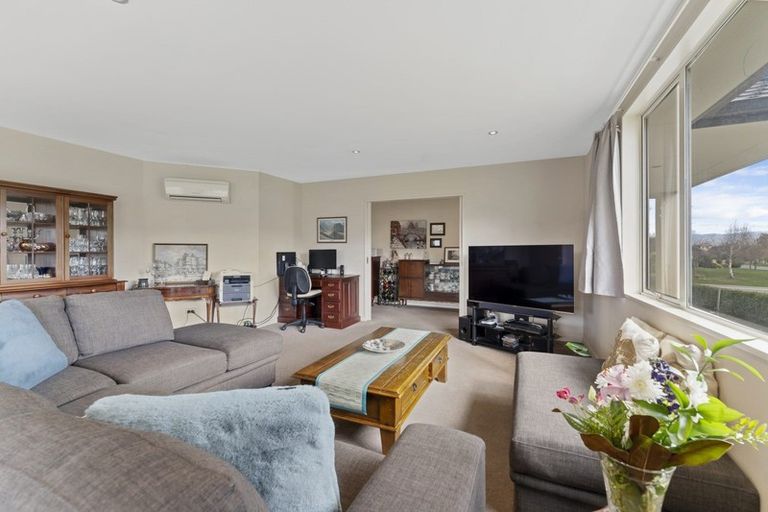 Photo of property in 3 De Bettencor Place, Mount Pisa, Cromwell, 9383