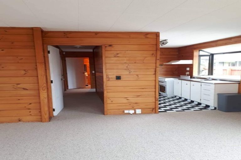 Photo of property in 27a Mana Esplanade, Paremata, Porirua, 5026