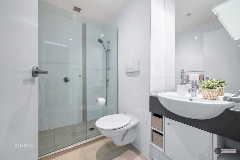 Photo of property in Sanctum Apartment, 10 Ebor Street, Te Aro, Wellington, 6011