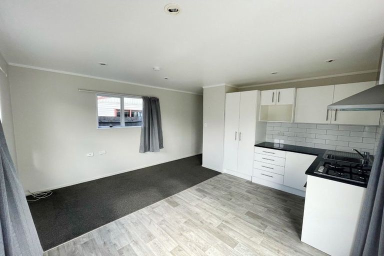 Photo of property in 36 Seaward Place, Wattle Downs, Auckland, 2103