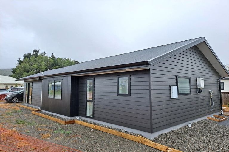 Photo of property in 8 Mckerrow Place, Featherston, 5710