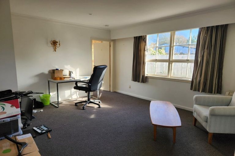Photo of property in 8 Moorpark Place, Ilam, Christchurch, 8041
