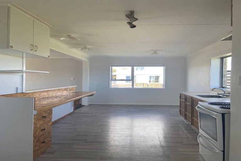 Photo of property in 8 O'byrne Street, Waikiwi, Invercargill, 9810