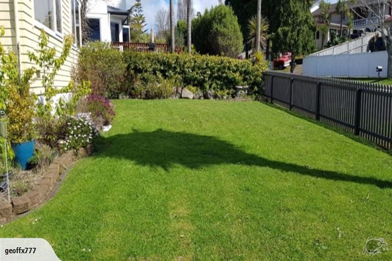 Photo of property in 21 Judkins Crescent, Cockle Bay, Auckland, 2014