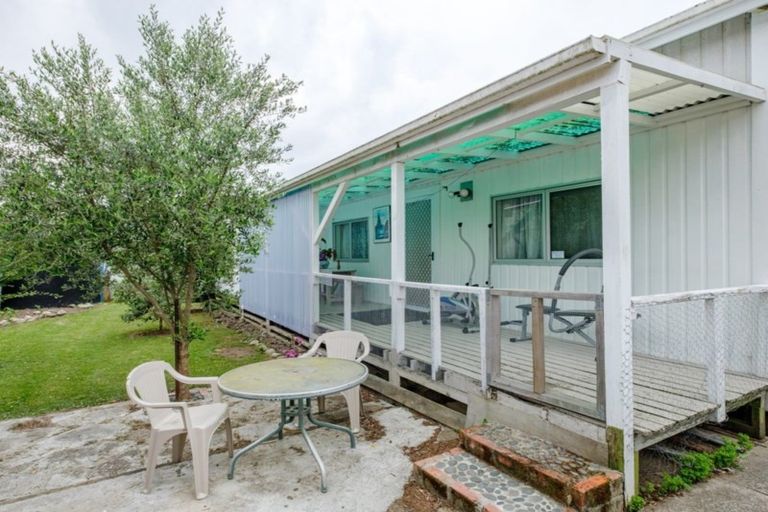 Photo of property in 3 Ioapa Road, Te Karaka, 4022