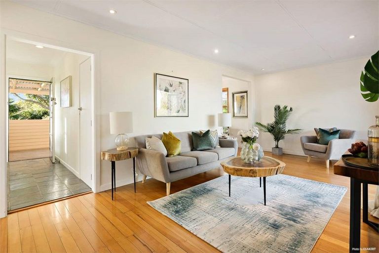 Photo of property in 1/65 Arran Road, Browns Bay, Auckland, 0630