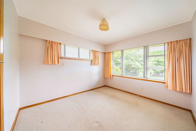 Photo of property in 19 Hall Grove, Ebdentown, Upper Hutt, 5018