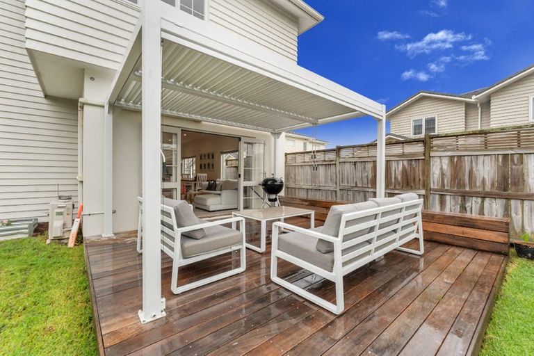 Photo of property in 15 Mulvaney Crescent, Henderson, Auckland, 0612