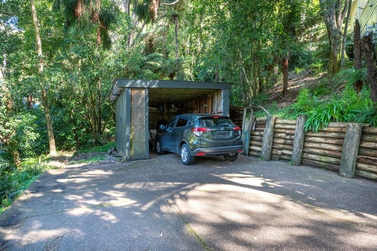 Photo of property in 80 Mountain Road, Henderson Valley, Auckland, 0612