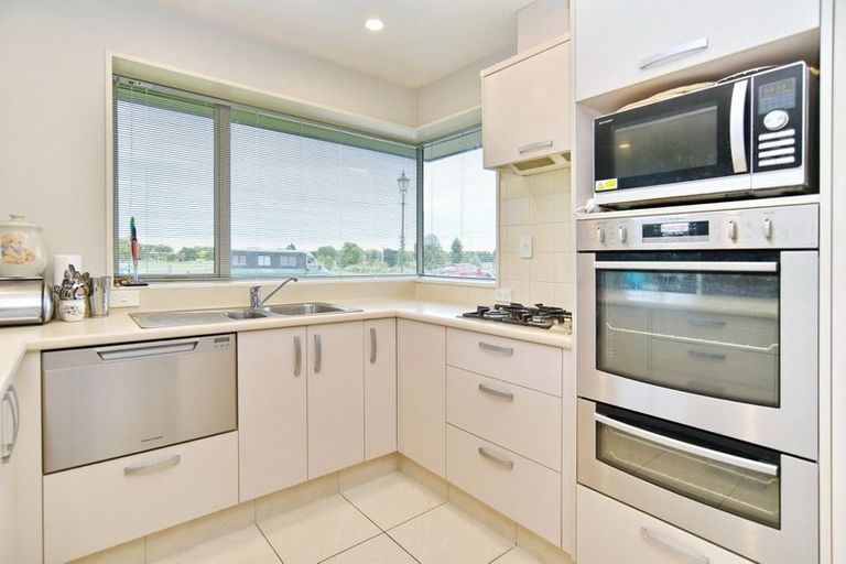 Photo of property in 2 Wyber Place, Kaiapoi, 7630